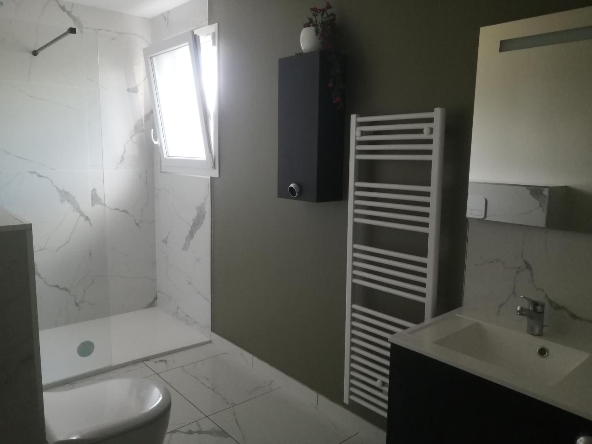 Chambre Privee Dans Une Maison Familiale Charmes  Extérieur photo