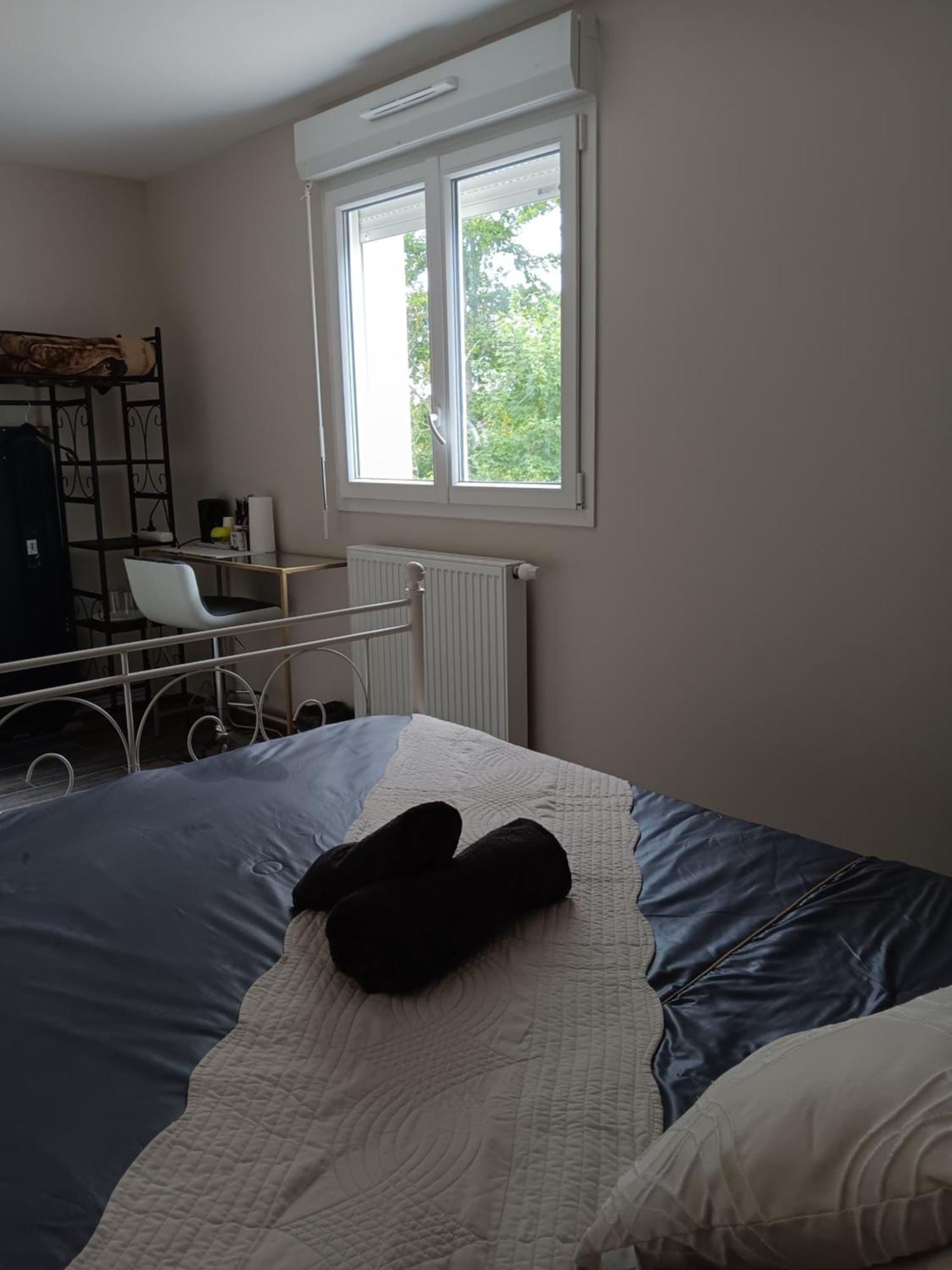Chambre Privee Dans Une Maison Familiale Charmes  Extérieur photo